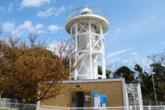 静岡県の灯台③　日本唯一！外側に螺旋階段が付いた灯台『初島灯台（はつしまとうだい）』